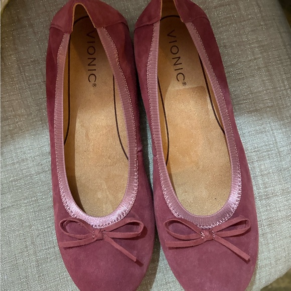Vionic Women's Plum Loafers with Bow - Picture 1 of 4